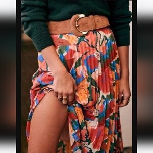 NWT Sezane Dino skirt, size 38 (runs more like 4)